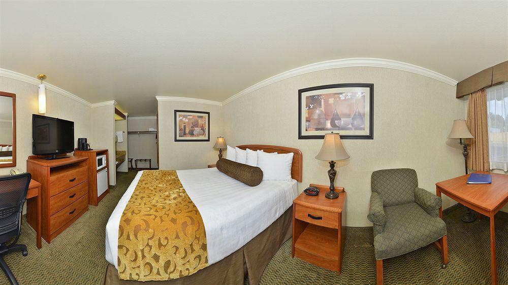 Best Western Holiday Hotel Кус-Бей Экстерьер фото
