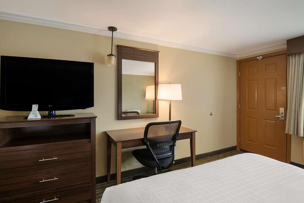 Best Western Holiday Hotel Кус-Бей Номер фото