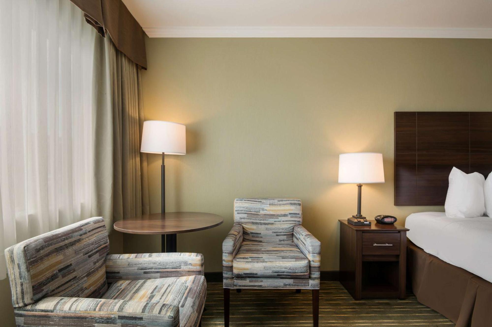 Best Western Holiday Hotel Кус-Бей Экстерьер фото