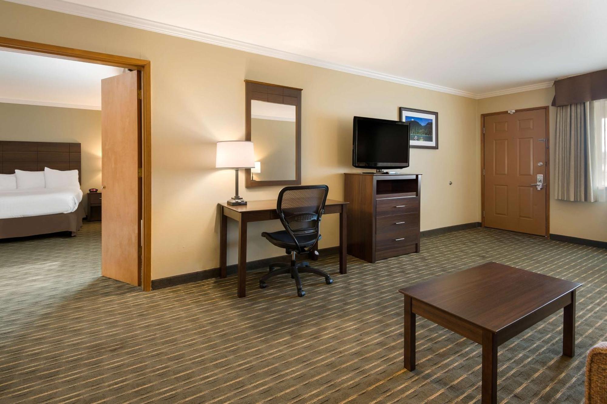 Best Western Holiday Hotel Кус-Бей Экстерьер фото
