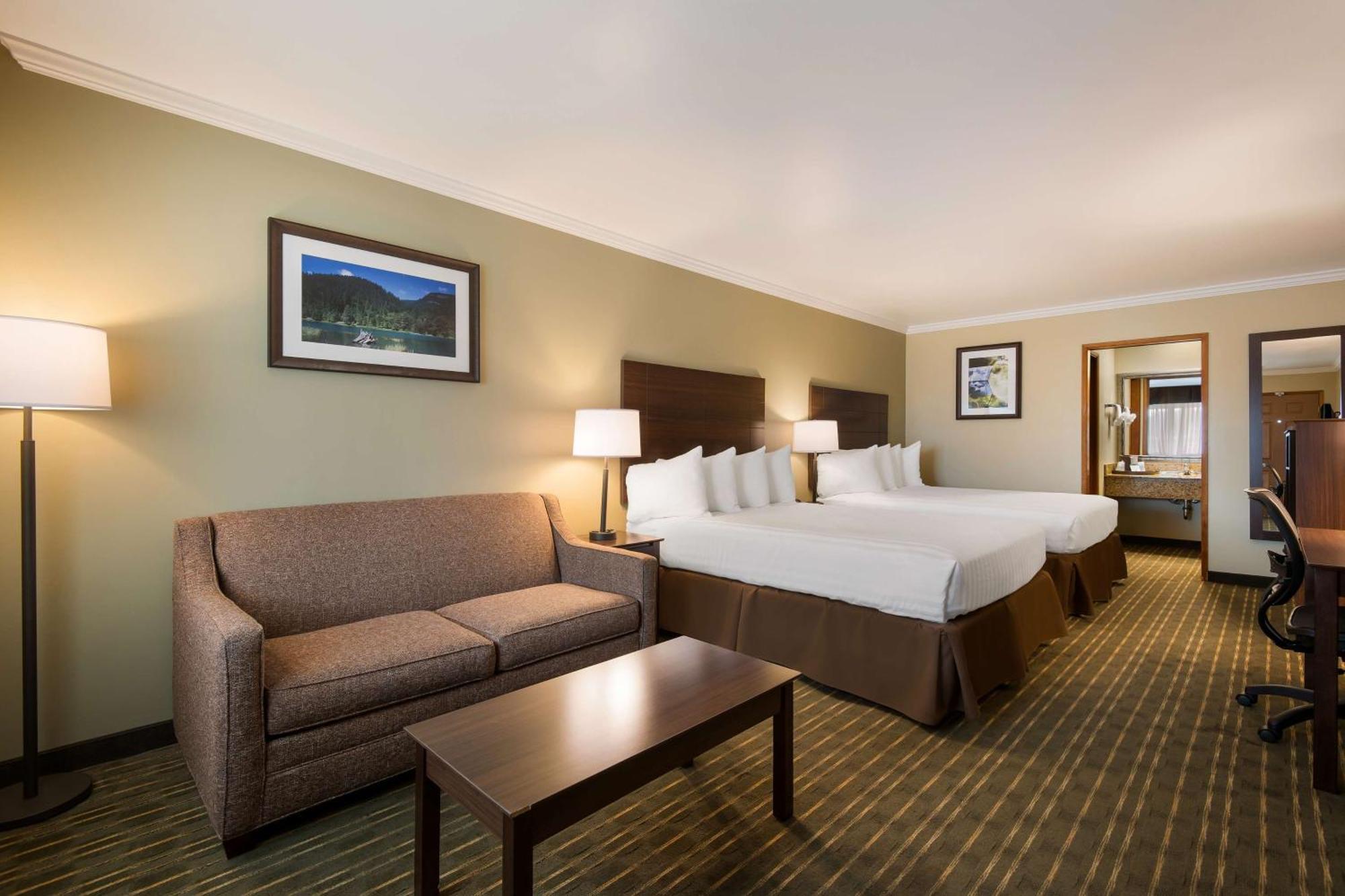 Best Western Holiday Hotel Кус-Бей Экстерьер фото