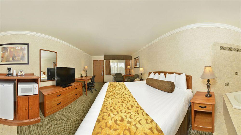 Best Western Holiday Hotel Кус-Бей Экстерьер фото